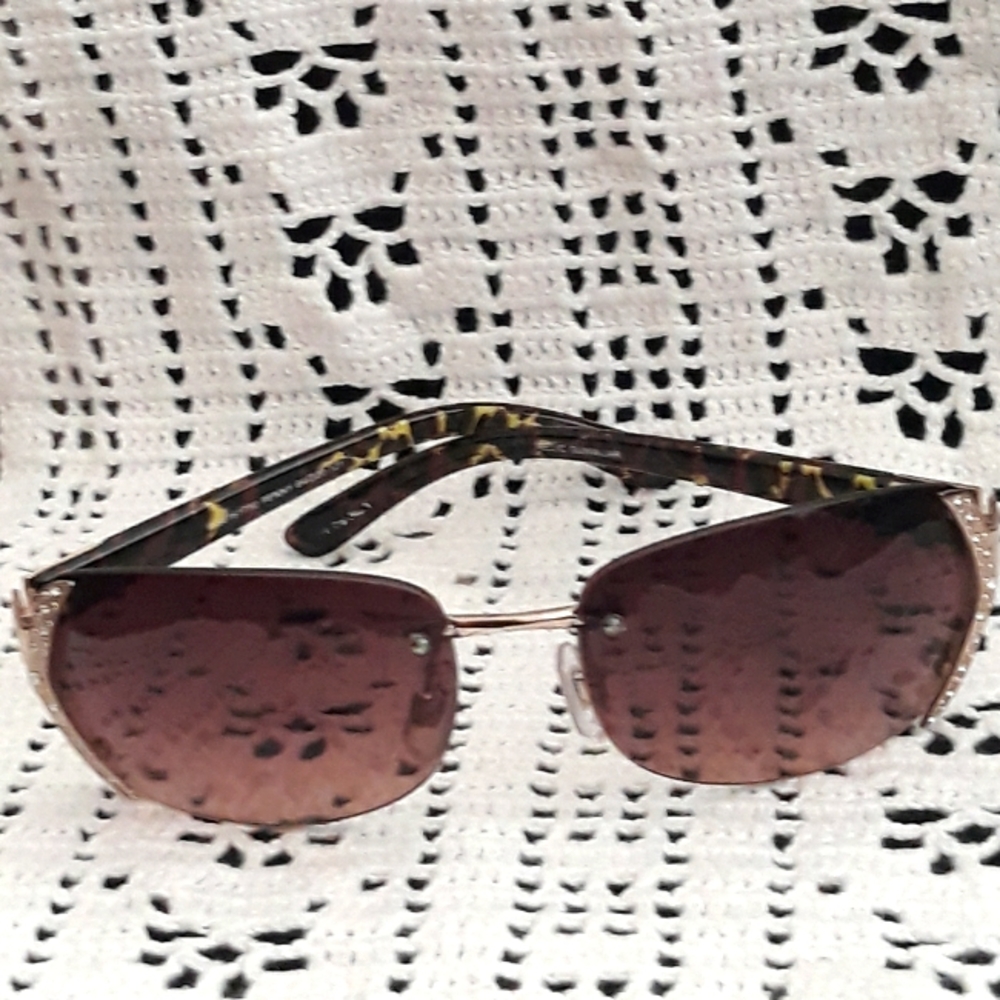 Relic Sunwear "Penny" Studded Tortoise Frame Sunglasses - Ombre Lens Sunnies - Picture 9 of 13